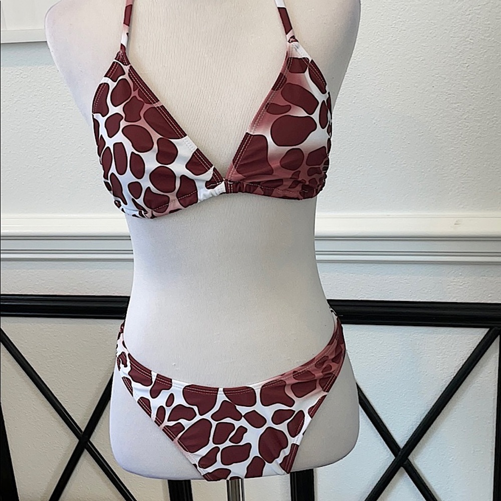 STUNNING BIKINI AND COVER UP - Picture 6 of 6